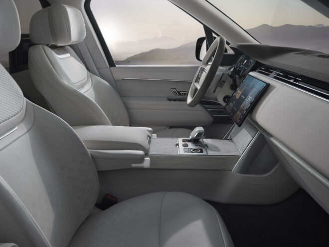 RANGE ROVER ELECTRIC INTERIOR 02 02_09_26_1