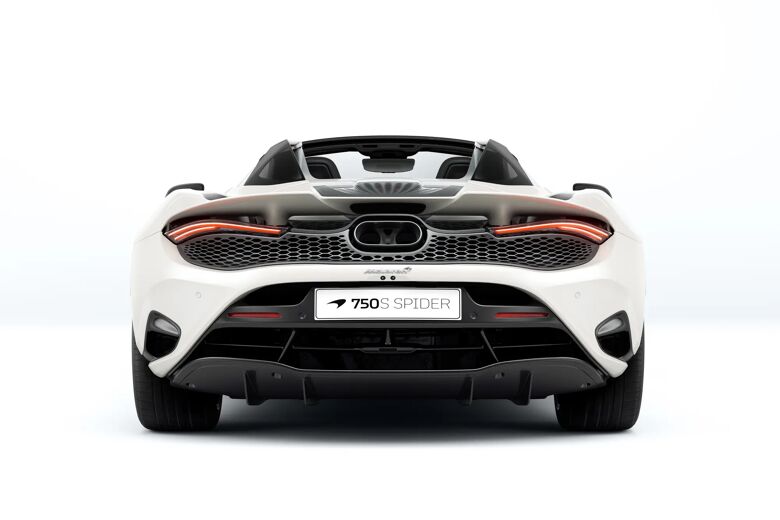 Witte McLaren 750S Spider recht van achteren met verlichte achterlichten en 750S Spider-badge